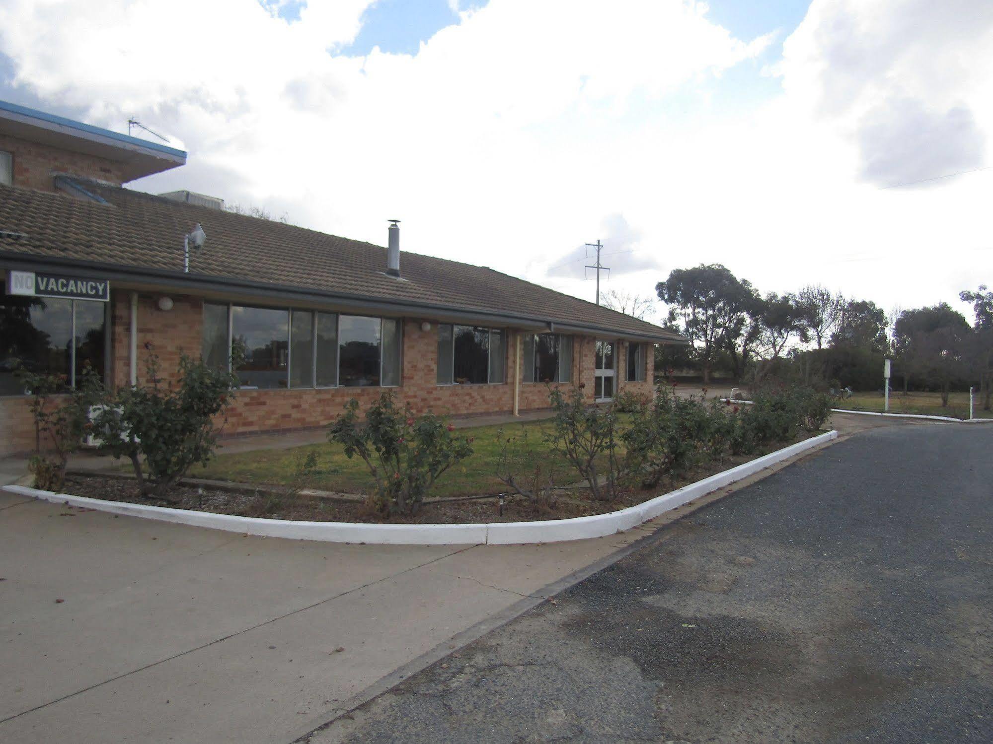 Allonville Gardens Motel Wagga Wagga Exterior foto